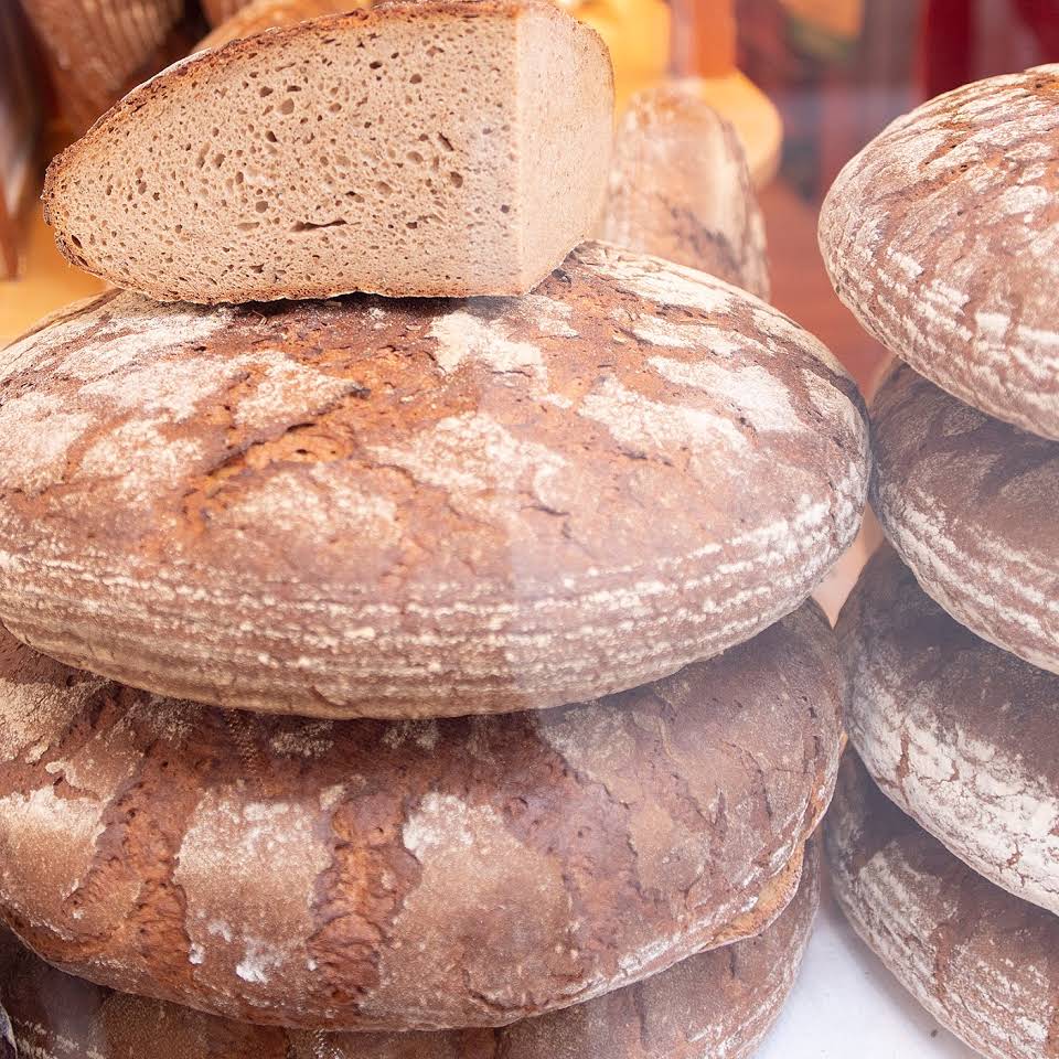 Unser hochwertiges Bio-Brot - mit dem Keimling vermahlen und dadurch lange haltbar und sehr aromatisch - jetzt in Mannheim über unseren Lieferdienst frisch geliefert bekommen
